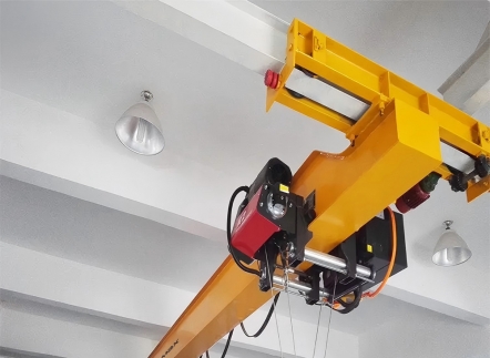 Underslung single girder overhead crane
