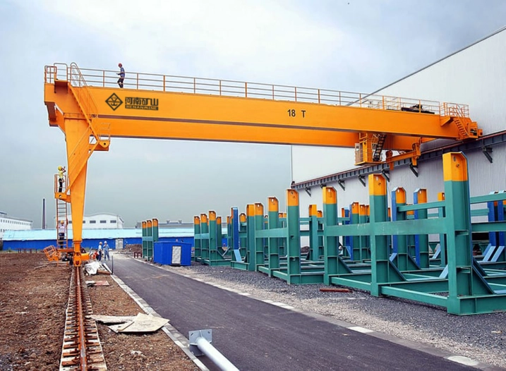Semi gantry crane