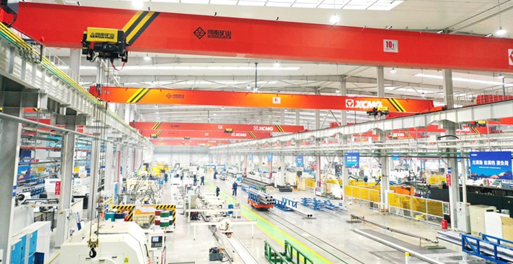 overhead crane for automotive industry