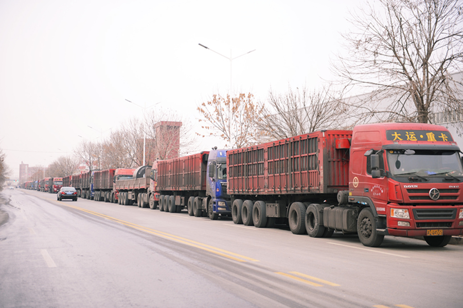 Smart manufacturing is no small feat—Zomax has welcomed over a hundred robotic employees to the team!