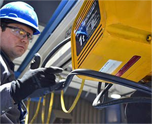 Crane use and maintenance